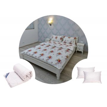 Pachet 1 Lenjerie de pat Ultrasleep, bumbac 100%, model flori + 1 pilota 180x200 + 2 perne 50x70